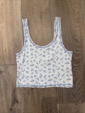Hollister White Cropped Tank with Blue Floral Pattern